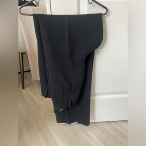Aritzia effortless pants / black / size 8